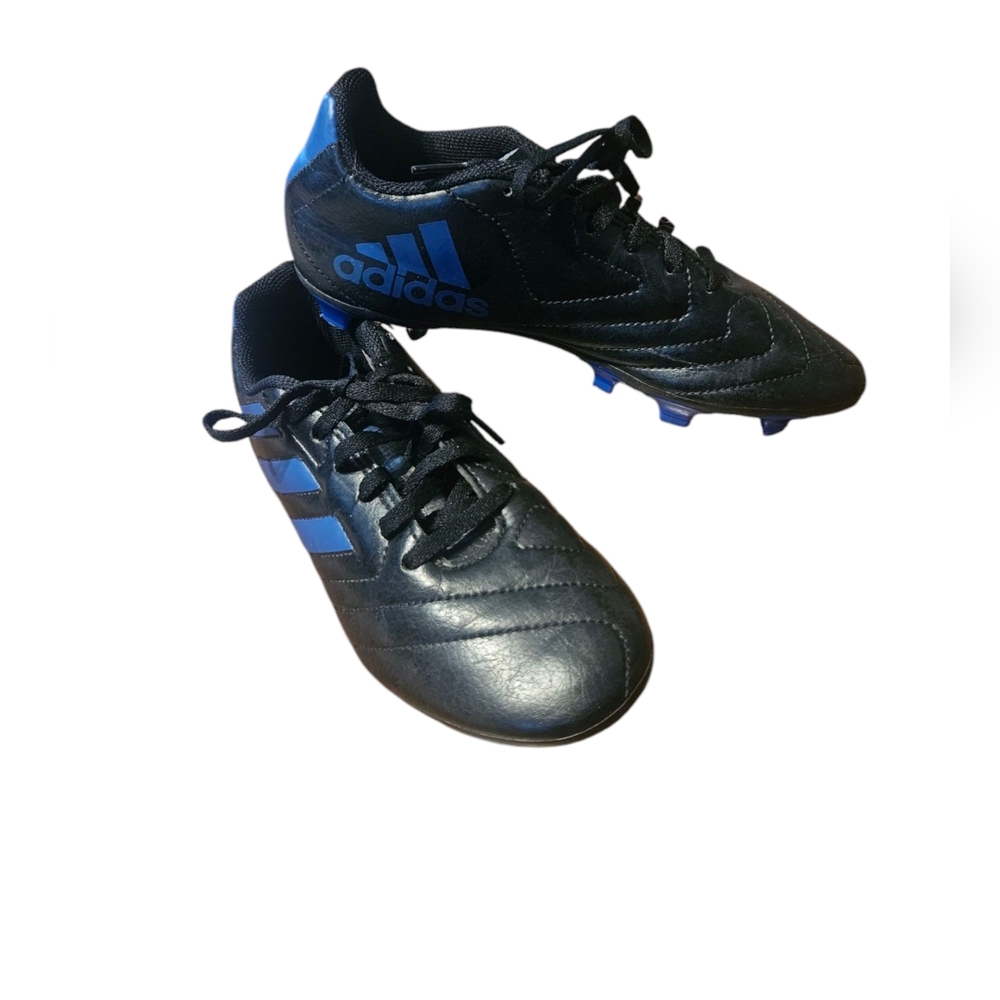 Adidas Boys Black and Blue Soccer Cleats Size 4